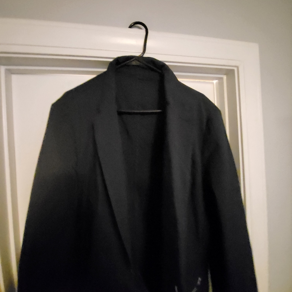 Mens DKNY Navy Blue Dinner Jacket Size XL.